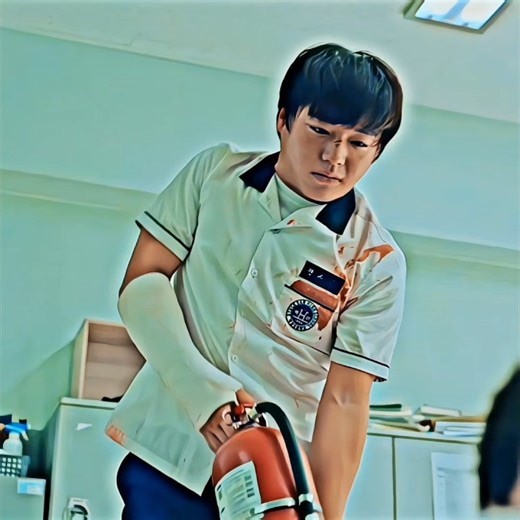 Sieun’s Dark Aura Shocks the Classroom | Weak Hero Class 1 #shorts