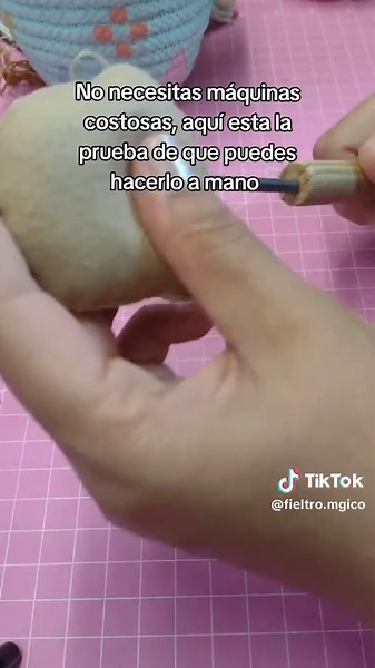 Crea muñecos de fieltro: manualidades fáciles y creativas