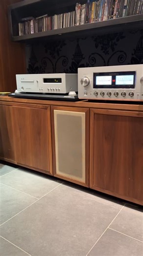Epos ES-28n speakers driven by Luxman L-509z, Open and detailed sounds. Plays Diana Krall. #epos #luxman #luxmanl509z #eposes28n #eposspeakers #dianakrall #audio #hifisystem #musicsystem #luxuryaudio @epos_loudspeakers | Audio Venue Limited