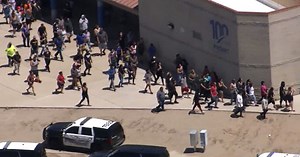 Parents arrested, tased while trying to get onto campus of Arizona school on lockdown