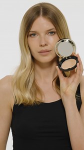 Il look Make-up firmato SENSAI perfetto per tutti i giorni! Ecco i prodotti per realizzarlo: 🖤TOTAL FINISH FOUNDATION nella tonalità TF203 🖤BLOOMING BLUSH nella colorazione BLOOMING BEIGE 05 🖤EYE COLOUR PALETTE nella versione SHINY FOLIAGE 🖤LASH VOLUMISER 38°C 🖤TOTAL LIP GLOSS trasparente Visita il nostro sito www.sensai-cosmetics.com #SENSAIBeauty #makeuplook #makeupinspo | SENSAI Cosmetics