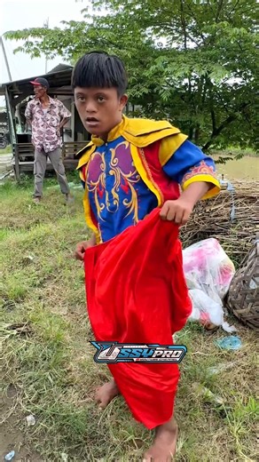 Galang, tutorial on wearing a Depok puppeteer costume #shorts