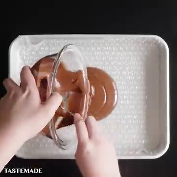 334K views · 1.5K reactions | Warning: This bubble wrap honeycomb cake might give you goosebumps.  | Sugar Fix | Facebook