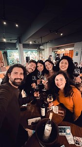 7.7M views · 15K reactions | Idea clave para tomar fotos con amigos en las fiestas o reuniones ✍️ - usa 0.5x o gran angular -usa el botón lateral para tomar la foto - recuerda usar la proporción 3:4 Menciona a tus amigos con quien te vas a tomar la foto 鉶 #foto #tips #edit #forografia #iphonetips | Delaquadra | Facebook