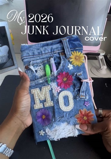 Let’s see your junk journal & scrapbook covers spreads in the comments! 💕 @Hobby Lobby #junkjournal #scrapbook #journalwithme #journaling #hobbies