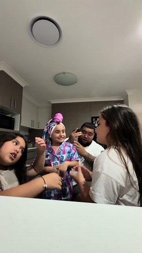 Engaging Boom Clap Game: Funny Moments to Enjoy