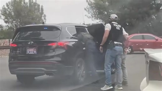 124K views · 942 reactions | #QuéPasaEnOC #Fullerton Imágenes de este martes alrededor de las 6:45 a.m., de ICE realizando arrestos en un negocio de fabricación de muebles en el 2330 de Raymer Avenue en la ciudad de Fullerton. Testigo reporta alrededor de 11 personas arrestadas. 6/24/2025 Video:Anónimo | Qué Pasa En Orange County | Facebook