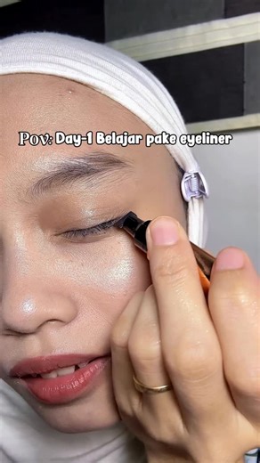 mela✨ on Instagram: "Ke 99x nya istigfar kagak bisa pake eyeliner #eyelinertutorial #eyelinerhacks #otwoo #viralreels❤️"