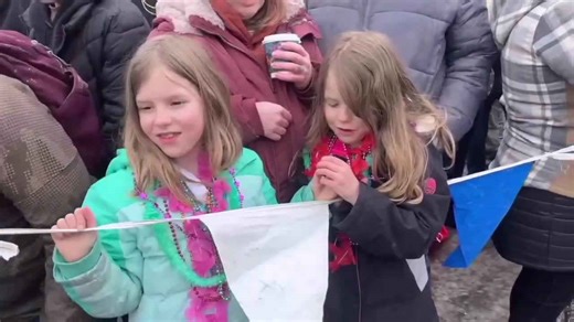 Fans enjoy McCall's Mardi Gras parade