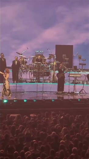 Raye Gives Brass Section Their O2 Moment #shorts