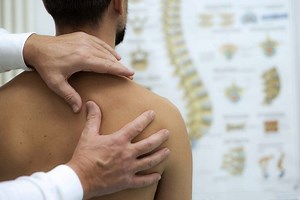 Shoulder Tendonitis After a Car Accident: Signs, Symptoms, & Treatment