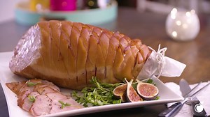 5.4K views · 38 reactions | Scoring ham adds more than just flair to your Christmas dinner. Your guests are in for a treatas Cold Storage shows you how to add flavour to that juicy piece of ham! https://coldstorage.com.sg/site/christmas-2018/hams #CelebratewithCS #InspiredByCS | Cold Storage Singapore | Facebook