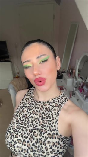 sophia.mrna (@sophia.mrna)’s videos with Originalton - amrrush