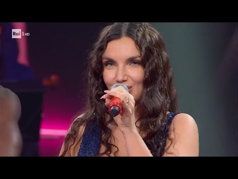 Elettra Lamborghini sings "Music (And the Rest Disappears)" - Canzonissima 04/04/2026