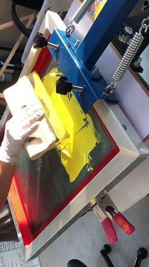 DIY Screen printing! #d9DSGNS #california #la #screenprinting #howto #fashion #satisfying #selftaught #art #fyp #foryou #creative #designer #diy