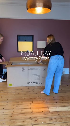 Laura Williams Home on Instagram: "Sneak peek 👀 of Install Day at Foundry House, my Orpington Project. I’m absolutely loving this rich and sumptuous lounge, with shades of wine and chocolate! More rooms to be revealed including a large open plan Kitchen and some beautiful bedrooms 🤎 Built-in Cabinetry: @humphries.building.ltd Decorator: @mrpaintwithme Plumbing: @baronsmead_group Wall Paint: @coatpaints ‘La Torre’ Sofa: @loafhome Rug: @ruggable_uk Accent Chairs: @cultfurniture #interiordesigner