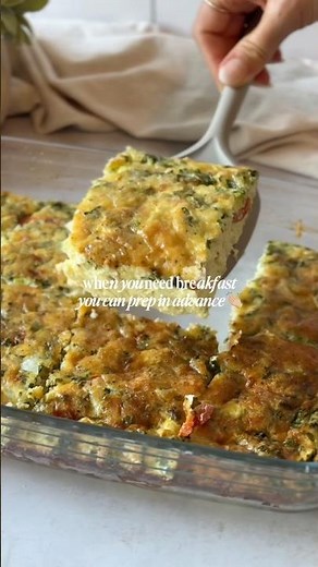 egg bake w cottage cheese & veg, meal prep or for a crowd! High protein breakfast. Recipe below ⬇️