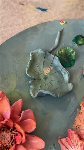 🎨✨ 3D Koi Fish Art That Brings Life to Any Space! ✨🎨 At Kavi Art Studio, Hyderabad, creativity flows just like these vibrant koi — full of colour, depth and positive energy. This beautiful 3D Koi Fish Painting is also available for SALE 🐟💛 Perfect for home décor, gifting, or adding an artistic charm to your space. And guess what? You can learn to create stunning artwork like this too! From beginners to art lovers, my guided classes help you paint, sculpt & explore your creativity step-by-ste