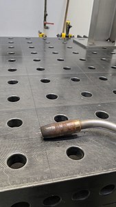 Quick trick for better welding in 45° corners! If the gas nozzle is too big and doesn’t fit properly, simply squeeze it or tap it carefully. This way, you can reach the corner more easily and get a cleaner weld. Give it a try!" #weldhack #weldhacks #weldersclub #weldporn #weldeverydamnday #froniuswelding #froniusösterreich #froniusinternational #hack #forstenlechner | Austriawelder