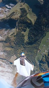Here is a video Vince Reffet and I wanted to post for a while. Surely the most intense training flight we did while getting ready for the lighthouse project, it was in october 2019. First we trained on a slope and finally, that day, we did 4 jumps above total flat land. Here is the 4th jump of the day and we thought we managed to fly in the pylones! But we didn't, we were a few meters above, the pylones are 15 meters high! we realized that day that we couldn't go lower and that we pushed the tra