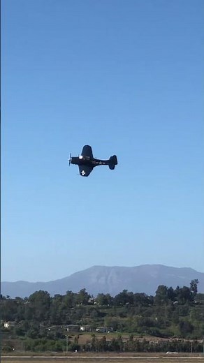 SBD Dauntless Dive Bomber.
