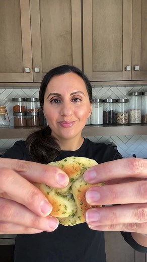 Easy Homemade Garlic Knots Recipe