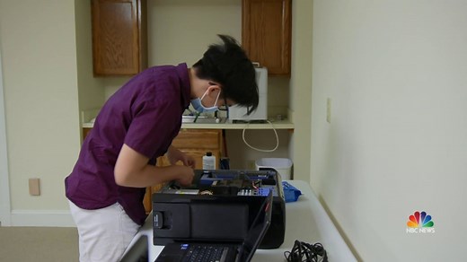 Virginia teens refurbish computers for families in need amid rise in virtual learning