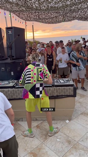 L U C A D E A on Instagram: "Live from Ecuador, @dharmabeach rooftop w/ @thisisdawidu now!!! 😮‍💨😮‍💨😮‍💨 @trotamundo.life 🫶🏻🫶🏻🫶🏻"