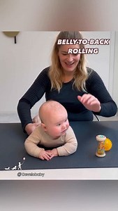 Active belly-to-back rolling, where the baby consciously controls their muscles, typically develops 4-8 weeks after the back-to-tummy roll. Many parents have shared with me their experiences during this phase, where their baby can roll back-to-belly but still isn’t able to roll belly-to-back. As a result, their baby may end up on their belly during sleep and become upset when unable to roll back. In such situations, practicing this skill can be beneficial. When practicing belly-to-back rolling w