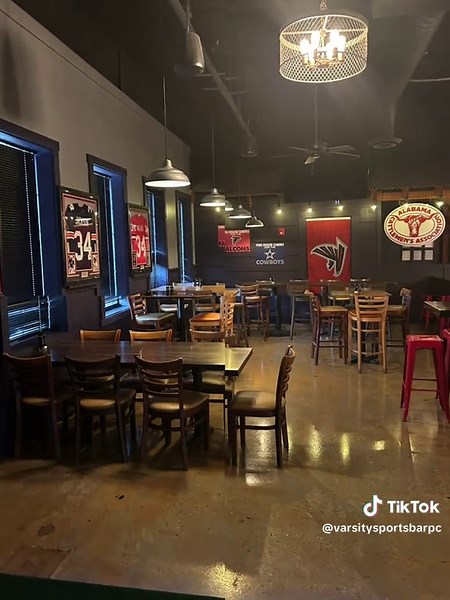 Have you checked out the inside of The Varsity lately! If not….come see us and check out all the renovations and amazing food.❤️ #sportsbar #phenoxcityal #columbusga #pizza#linedancing
