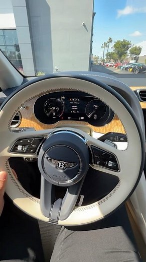 2023 Bentley Bentayga Azure Hybrid