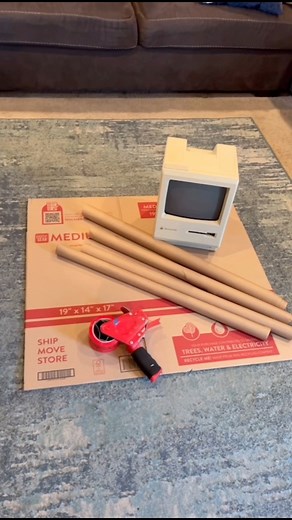 Shipping out a vintage computer #reseller #resellercommunity #eBaySeller | Don’t B Trippin It’s Jus Flippin