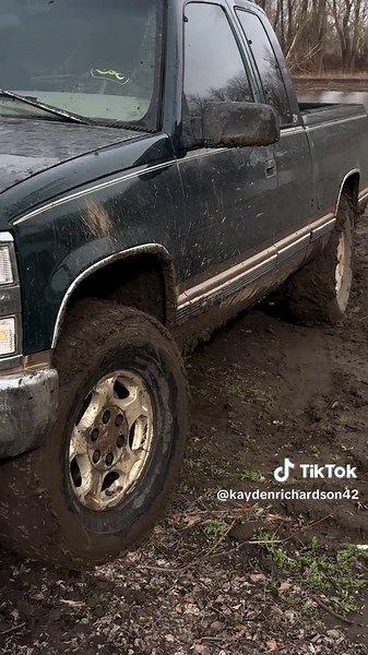 She likes it dirty #fyp #viral #trucktok #k1500chevy #obs