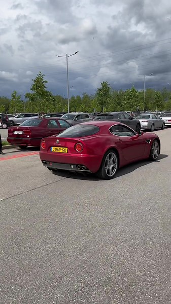 Alfa Romeo 8C Competizione: La Supercar Italiana