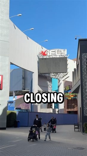 Stores now closing in City Walk at Universal Studios Hollywood #shorts