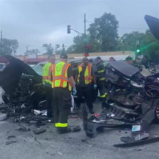 11 Injured During Pursuit Crash Involving Bus .... 12700 block of S. Halsted St on July 9, 2025 at approximately 7:19 p.m Officers attempting to stop a car for a traffic infraction when a driver sped through a red light and hit a bus. Posted: July 10, 2025 5:06 AM CDT Updated: July 10, 2025 6:32 AM CDT UPDATED – Corrected information on injuries and ages of those involved. Officers responded to a call regarding a traffic crash. An SUV, occupied by a 31-year-old male driver and two passengers (a 