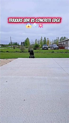 “Traxxas UDR vs Concrete Edge – BAD BOYS Style! 🚓🔥”