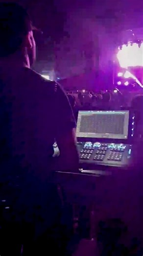 On tour with Lighting Designer Zach Scott and The Academy Is..., running the show on a ChamSys MagicQ MQ500M Stadium Console. 🎚 #ChamSys #MagicQ #LightingDesign #LightingProgrammer #LiveOnTour #LightingControl #ShowProgramming | ChamSys