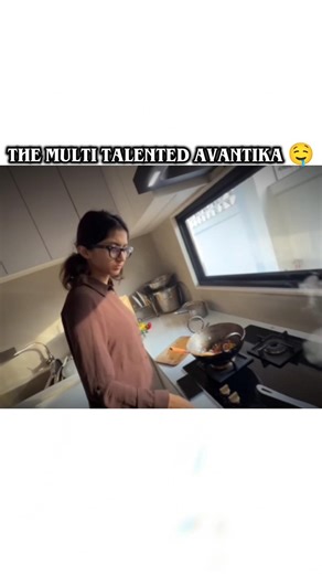 MULTI TASKING AVANTIKA 🤧 #souravjoshivlogs #shorts #viral #noodles #food