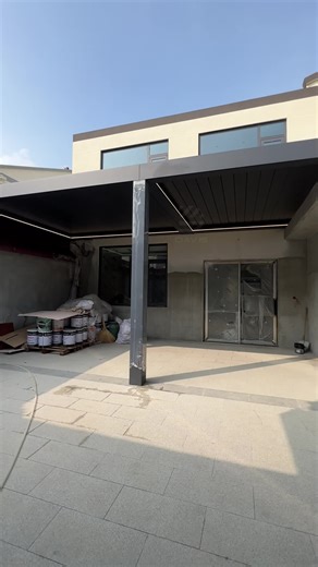 Aluminum foldable pergola #patiocover #pergolas #electric #waterproof #roofing #shade #sunshade #pergoladesign #gardenproject #fy #fypシ #fyp #RetractableRoof #outdoor #attractive #building #patio #remote #newdesign #roof #roofing #outdoorliving