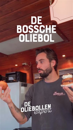 Nieuw. En niet normaal lekker. De Bossche Bol Oliebol is er. Dikke chocolade, zachte room, en die iconische oliebol bite, samengebracht in één ultieme winterbol. Woorden schieten tekort. Kom langs, dit wil je proeven. | De Oliebollen Expert