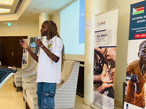“For Water, Sanitation and Hygiene is a cause worth upholding…Communities unite, Government take lead.” Watch a heartfelt poem (The Essence of Life) by Ludia Gabriel, UNICEF Young Reporter urging everyone at the recent National WASH Joint Sector Review Conference to work together to improve WASH conditions while engaging young people in South Sudan. 📼 UNICEF South Sudan/Ruati | UNICEF South Sudan