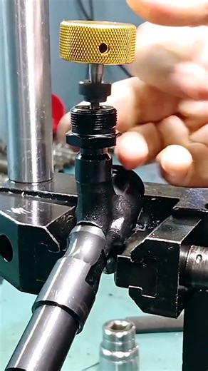 Denso diesel fuel injectors filter change | Toyota Hilux | #diesel #pump #fuel #denso #shorts #viral