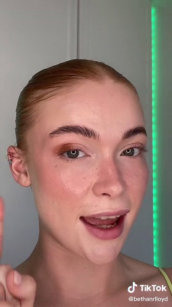 Warm Eyeshadow Tutorial for Pale Skin | Makeup for Pale Girls