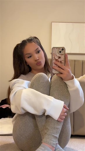 Emi 🇵🇱 (@its_emix)’s videos with original sound - shon - this song hits different ★