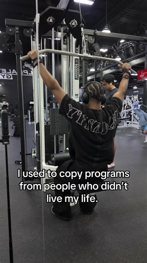 Stop Copying Programs: Build Around Constraints #fitness #gym #gymtok #sciencebasedlifting #bodybuilding
