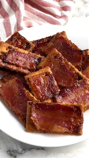🥓Bacon Brown Sugar Crackers 🥓 An easy appetizer that is sweet and salty. Fun, simple recipe perfect for a party! GET THE RECIPE: - Comment “RECIPE” and the link to the recipe will be sent to your DM’s. - OR tap the link in my bio Follow me @foodlovinfamily to be sure you are getting my DM’s 💟 https://www.foodlovinfamily.com/bacon-crackers/ #baconbrownsugarcrackers #baconcrackers #bacon #baconappetizers #appetizers #easyappetizers #holidayappetizers #partyappetizers #easyrecipe #baconrecipe #p