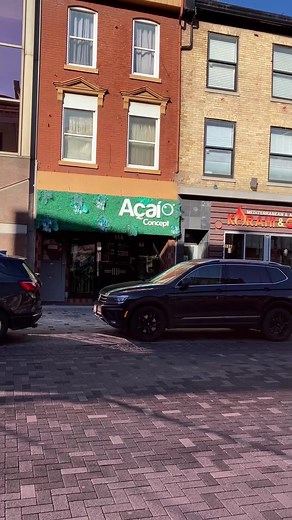 1.6K views · 11 reactions | Need to do some last minute holiday shopping? Head downtown for the perfect local gifts! With over 1,400 Downtown businesses, there is so much to explore – from vintage and designer boutiques, beauty salons and wellness centres, restaurants and cafes, world class arts and entertainment, and so much more! | Downtown London | Facebook