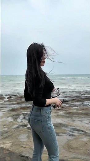 Sexy Tight Jeans Girls 42 | Shorts for denim lovers 👖✨”#sexy jeans #tights #streetwalking #curvy