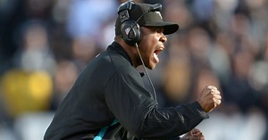 Jets DB coach carted off practice field after collapsing on sideline